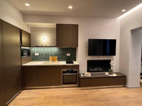 Chic Apt with Pazari i Ri View